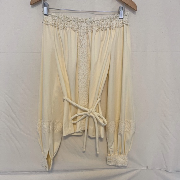 70s Handmade Vintage Lace Blouse - Picture 4 of 10